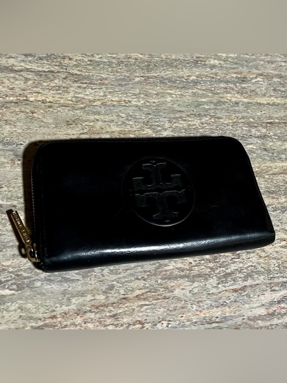 Tory Burch Black Leather Zip Around Wallet with Logo
